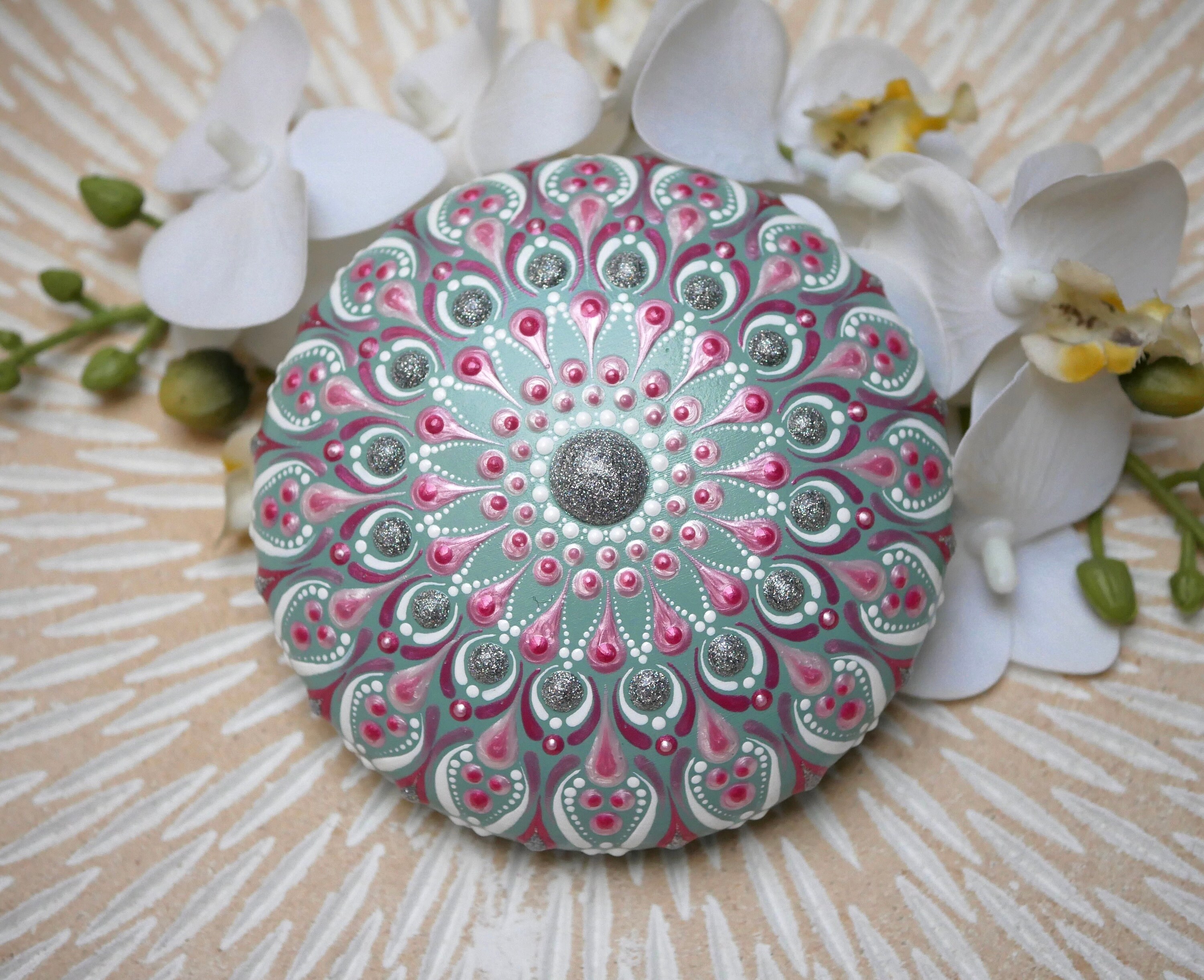 IT'S SO BIG! NEW #5 mold from Happy Dotting Company! Full Mandala Tutorial  on this HUGE Rock! 