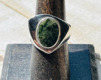 Bill Fretz Signed Modernist Malachite Sterling Silver Ring