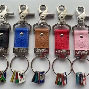 Schlüsselanhänger Personalisierte Name Traveler Souvenir Country Leder Schlüssel Halter Tasche Charm Mitbringsel Mitbringsel Einweihungsparty Geschenk handgemachte Andenken