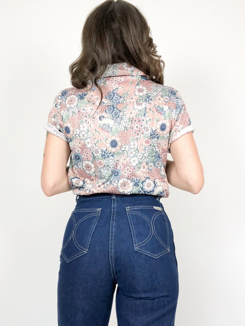 Vintage 70s Short Sleeve Floral Poly Blouse