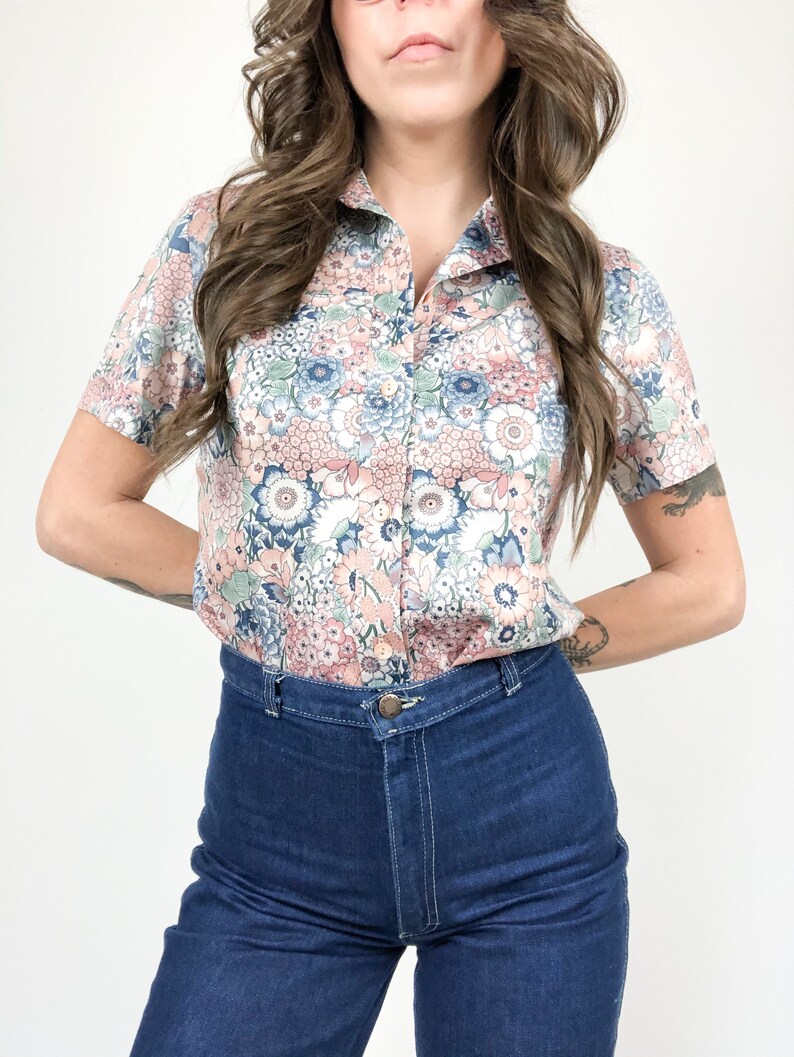 Vintage 70s Short Sleeve Floral Poly Blouse