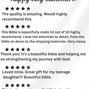 Pu&ograve; includere: Una grafica che mostra il testo Reviews From Thousands Of Happy Etsy Customers! seguito da cinque recensioni separate a cinque stelle. Ogni recensione include una riga di cinque icone a forma di stella nera e un testo che elogia la qualit&agrave; di una Bibbia.