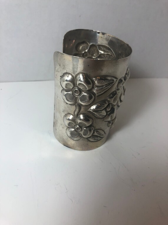 Silver vintage flower cuff bracelet - image 2