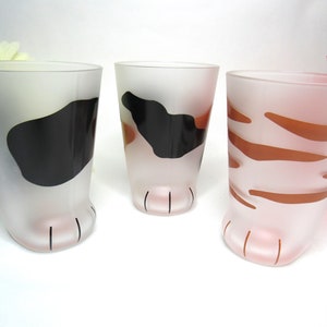 10oz Cat Paw Shaped Personalized Drinking Glass 1pc Frosted Kawaii Kitten Foot Cup with Toe Beans Black Spots