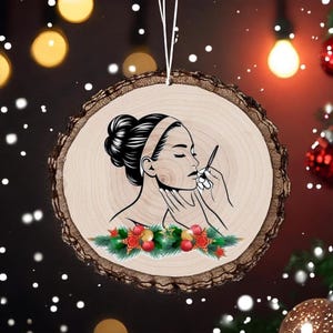 Personalized Esthetician Christmas Ornament - Gift for Skincare Specialists - Holiday Wood Slice Decor for Enthusiasts - Custom Spa Ornament
