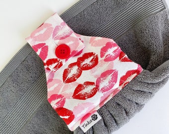 Kisses Hanging Hand Towel, Button Top Towel