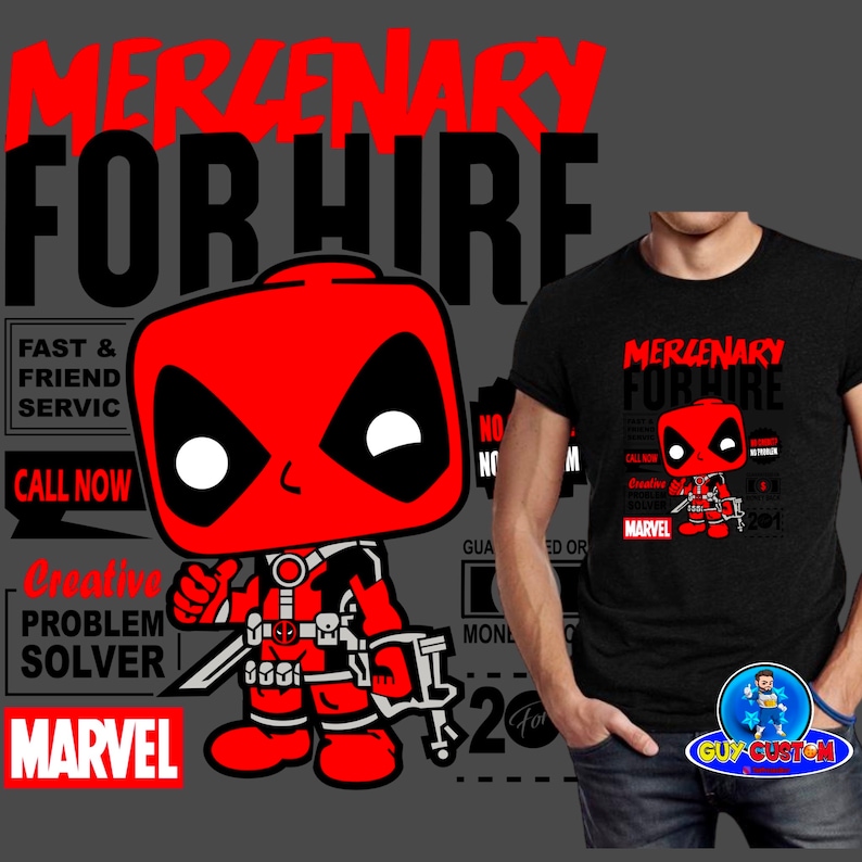Pode incluir: Uma camiseta preta com um gr&aacute;fico vermelho e preto do Deadpool, exibindo o texto "MERCENARY FOR HIRE". O design inclui o logotipo da Marvel e outros elementos de texto. Uma figura de desenho animado do Deadpool tamb&eacute;m &eacute; mostrada.