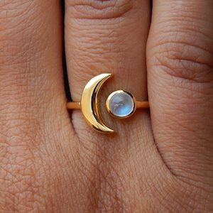 Blue Flash Moonstone Moonstone Ring 14k Yellow Gold Crescent moon Adjustable Moonstone Ring Anniversary Gift Cabochon Moonstone Gift For Her