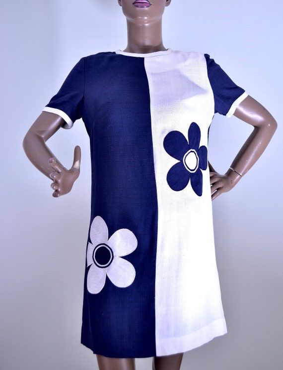 60's Lady Fame daisy dress - image 1