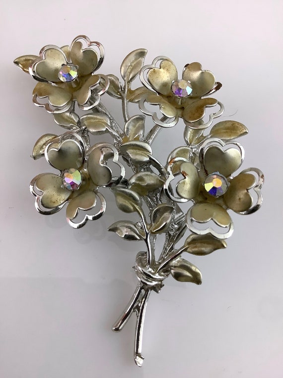 50's Flower bouquet brooch by - Coro