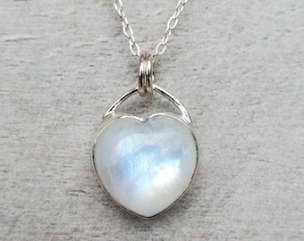 Collar de corazón de piedra lunar arcoíris: colgante de plata de ley hecho a mano, piedra natal de junio