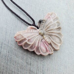 Natuurlijke rhodoniet vlinder ketting verstelbaar, roze Rhodoniet ketting, edelsteen kristal vlinder ketting, cadeau voor haar