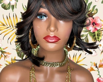 Kortklippt fuskperuk med lockar