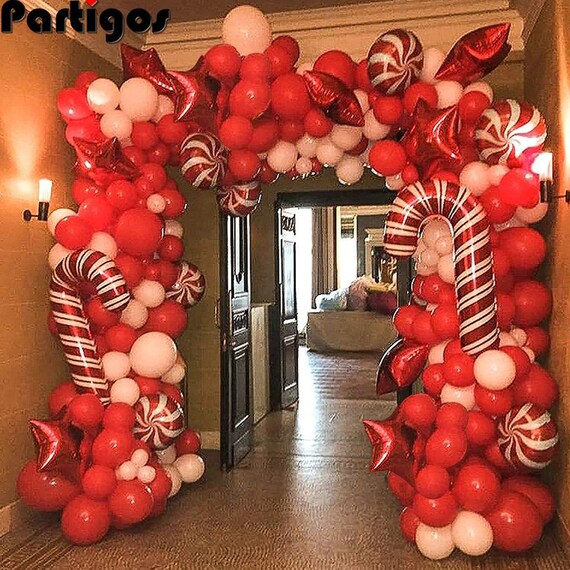 Autre décoration pour Noël  Christmas balloons, Candy christmas decorations,  Balloon garland