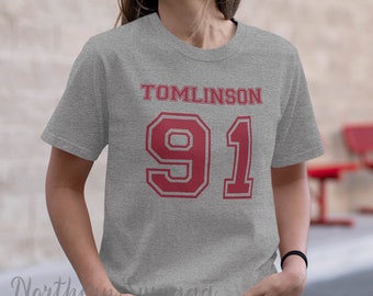 Louis Tomlinson Signature Women T-shirt Tee – Geeks Pride