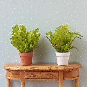 Miniature Potted Fern Plant Dollhouse Mini Garden Home Decor, Scale 1:6