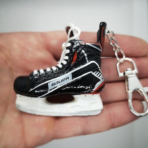 Personalized hockey gift - hockey keychain - hockey skate - custom gift - hockey ornament - hockey mom - hockey son - best gift idea
