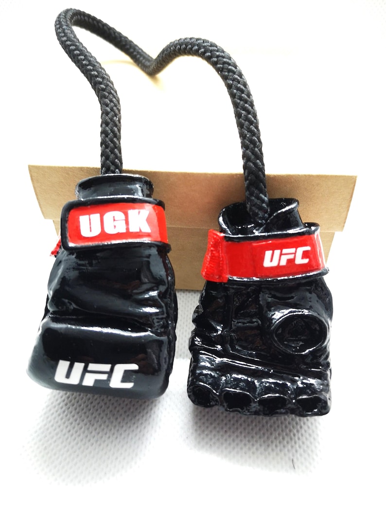 パーソナライズされたMMAグローブカーチャーム、カスタムUFCファイターギフト、車のミラー用UFCグローブ、レスラーへの誕生日ギフト、UFCグローブオーナメント 画像 4
