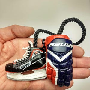 Personalized Hockey Gloves  - Hockey Mens Gift - Sport Gift for Man Hockey Player - Gift for Dad - 3D Hockey Pendant - Custom Hockey Gift