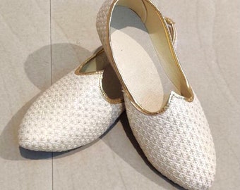 White colour Handmade ethnic Men's Mojari / jutiya / flat shoes for Indian outfit | shoes for men | juties for men