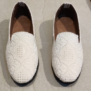Punjabi jutti for men&#39;s white wedding sherwani juttis handmade mojari indian shoes nagra jutti slip ons jutti traditional ethic groom wear