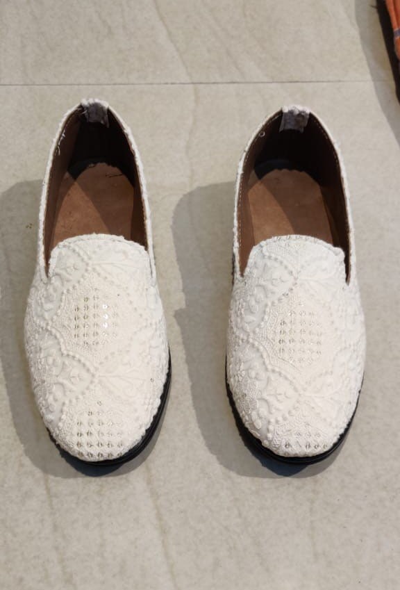 White Punjabi Jutti - Etsy