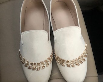 Men’s handmade juties | Beige colour Handmade ethnic Men’s Mojari / jutiya / flat shoes for Indian outfit | shoes for men | juties for men