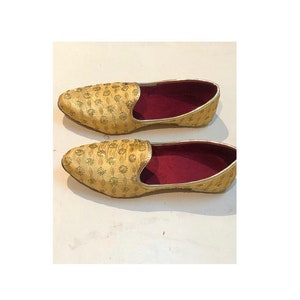 Traditional jutti punjabi shoes | Mojari shoes | Indian jutti for men | golden jutti  for groom men | wedding shoes for groom and groom men
