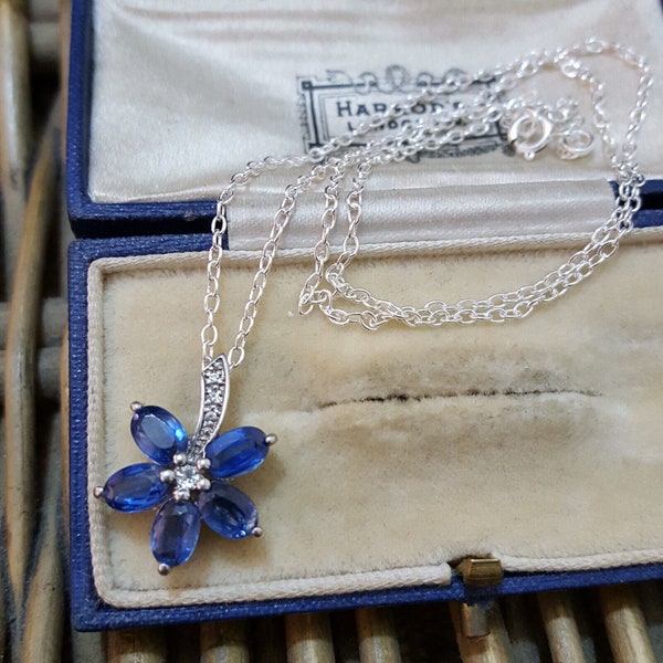 925 Sterling Silver Necklace, Natural Blue Kyanite Gemstones Pendant, Floral