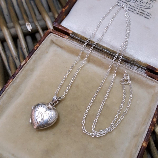 925 Sterling Silver Necklace, Vintage Heart Shaped Locket, 18" Chain