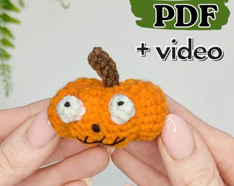 Crochet pumpkin pattern, easy crochet amigurumi pumpkin, Halloween crochet keychain
