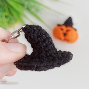 Crochet witch hat pattern, easy crochet Halloween keychain image 4