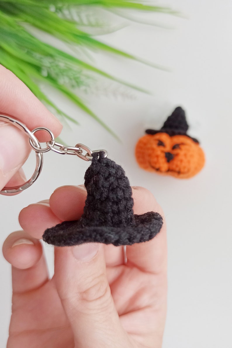 Crochet witch hat pattern, easy crochet Halloween keychain image 8