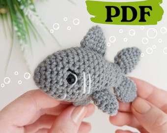 Padrão de crochê de tubarão bebê, pequeno amigurumi de crochê fácil.