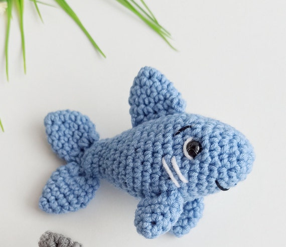Peluche Bébé Requin 43 Cm - Bleu - Marque Aldi - Bon état