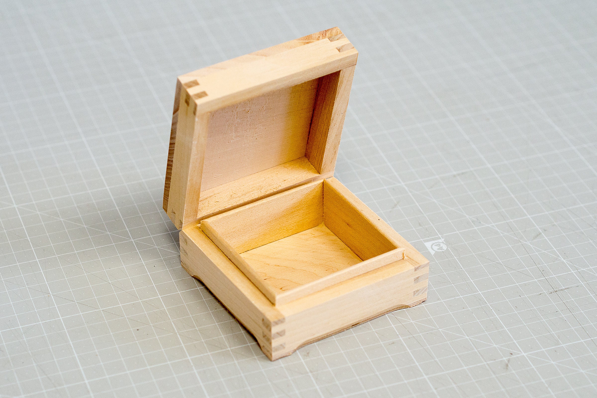 Little cheap wooden boxes