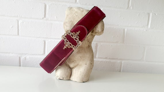 Vintage designer EMANUEL UNGARO Paris burgundy red velvet belt with golden clasp sz 65