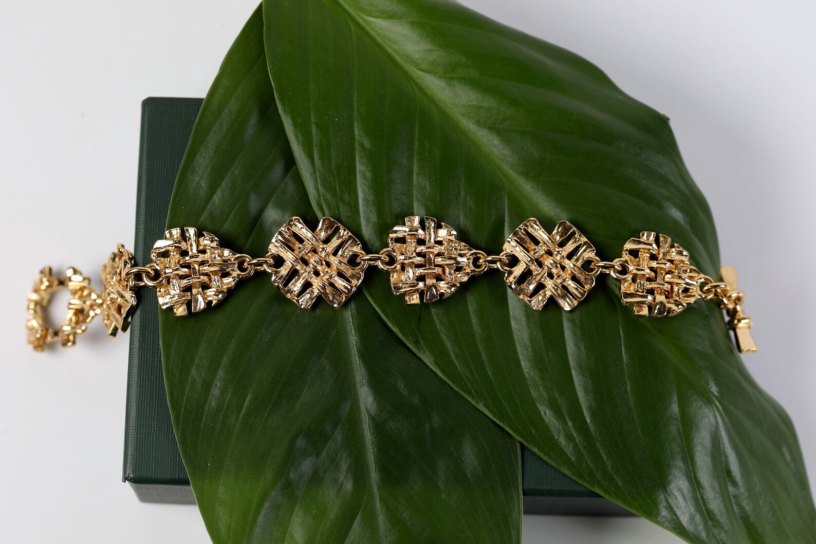 Bracelet Vintage Guy Laroche Années 80 - Chaîne Plaqué Or Avec Fleur - Longueur 17-18 Cm