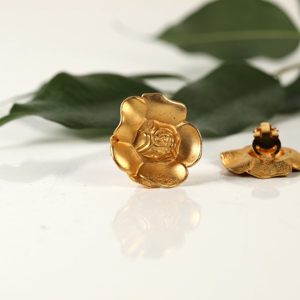 Authentic KENZO designer 80s gold flower clip on earrings - vintage designer - golden custom jewellery