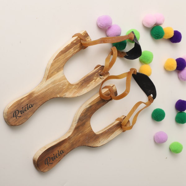 Filzball Schleuder // Kinder Spielzeug Steinschleuder, Weihnachtsgeschenk für Jungen, handgemachtes Geschenk, Outdoor Spielzeug, Kinder so tun als Jagd, Tarnspielzeug für Kinder