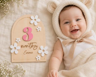 Personalized Baby Monthly Milestone Sign, Wooden Daisy Month Marker, Custom Name Photo Prop, Interchangeable Number Set, Baby Shower Gift