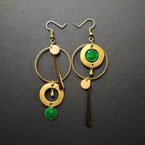 Boucles d'oreilles bronze asymetriques long sequin noir ou blanc connecteur rond cercle goutte image 7