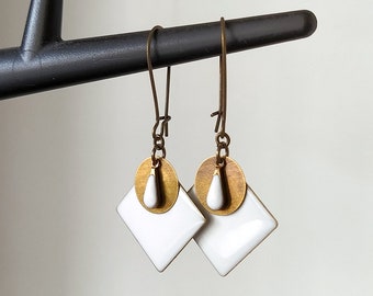 Earrings bronze square white 24 sequin bronze 12 drop white