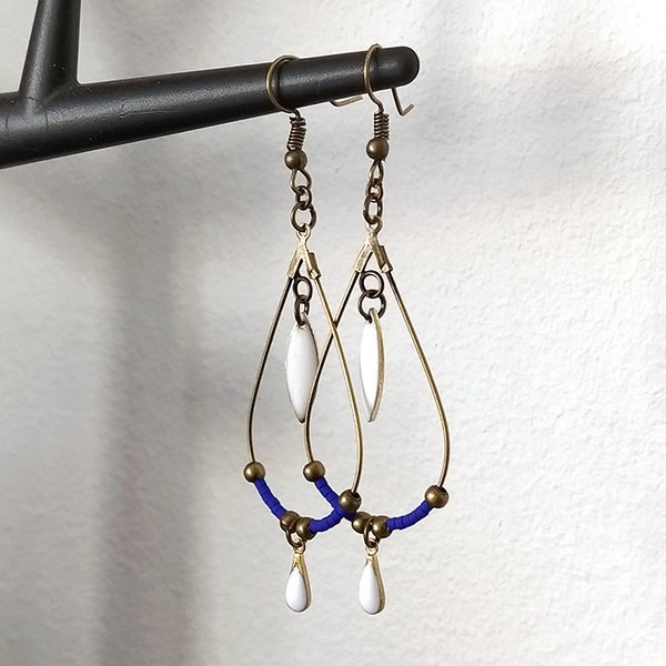 Boucles d'oreilles bronze créole gouttes navette et goutte blanche perles miyuki bleu outremer