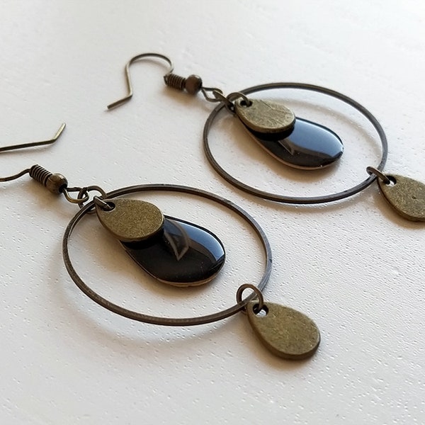 Earrings bronze drop black or white drop bronze circle