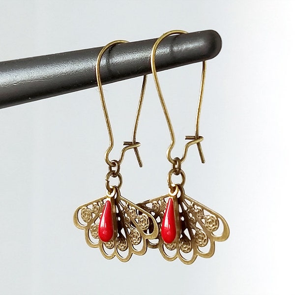 Boucles d'oreilles bronze eventail dentelle goutte rouge