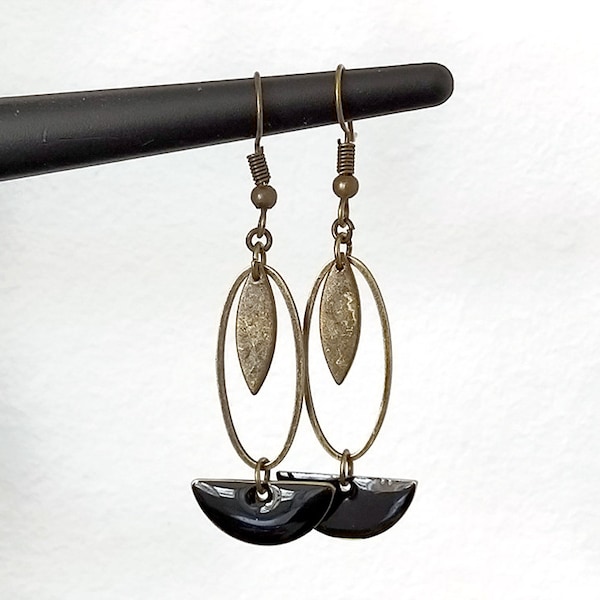 Boucles d'oreilles bronze ovale et navette demicercle noir