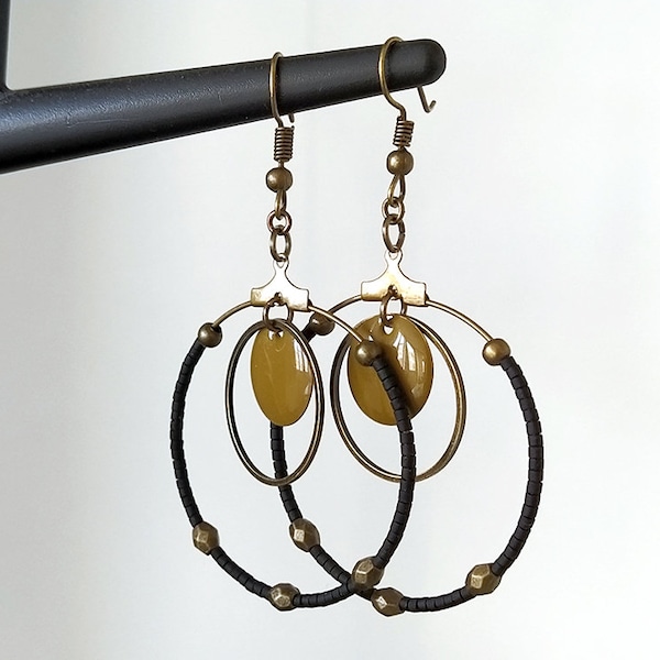 Boucles d'oreilles créole bronze 40 perles miyuki noires mattes sequin olive 13