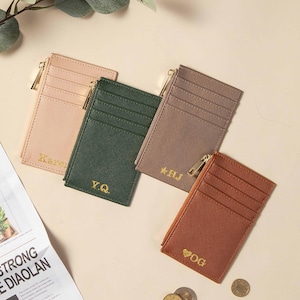 Personalisiertes Kartenetui aus Leder, Minimalistisches Schlankes Portemonnaie für Frauen, Kartenhalter mit Initialen, Brautjungferngeschenk, Kartenportemonnaie für Sie