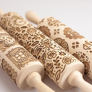 Decorative Rolling Pin Rotating